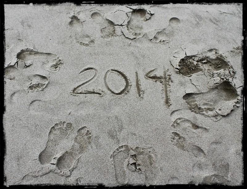 2014-beach-footprints