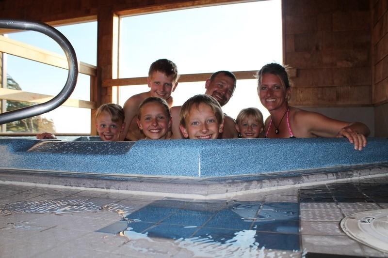 family-travel-hot-tub