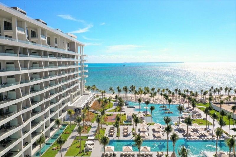 Pristine white sands and calm waters in front of Garza Blanca Resort & Spa Cancun