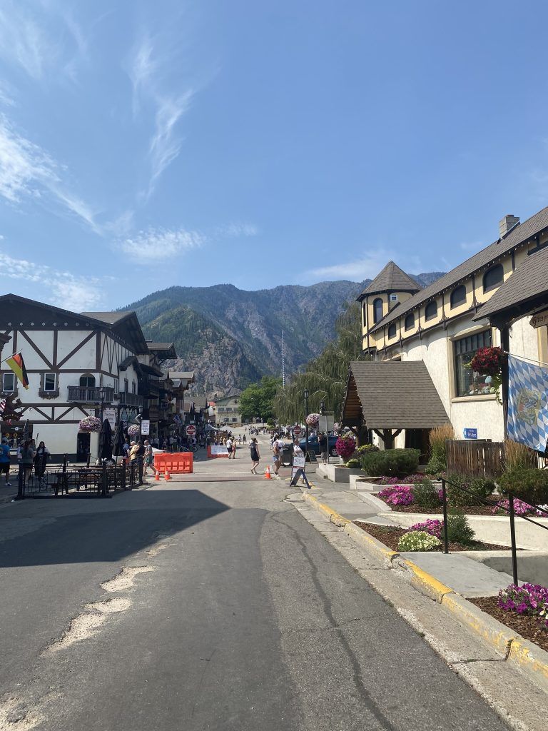 leavenworth pedestrian walk
