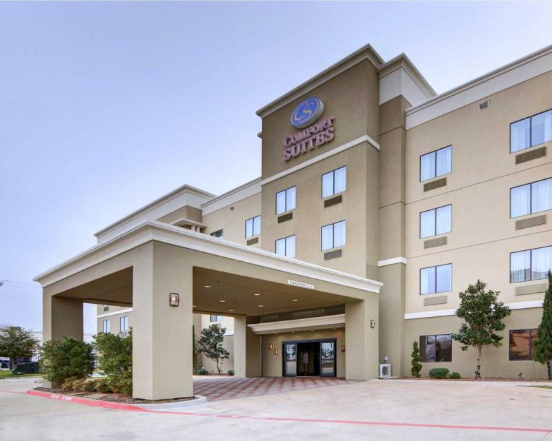 Fairfield Inn & Suites Fort Worth Northeast - SixSuitcaseTravel