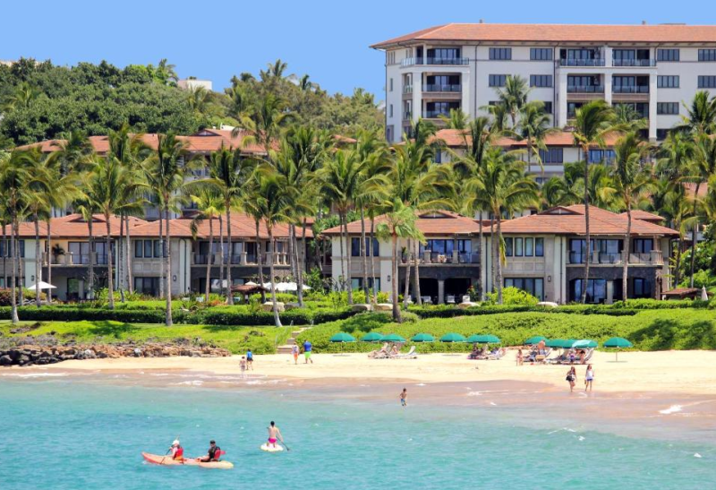 Coast view of Wailea Beach Villas Resort with beach, great for families