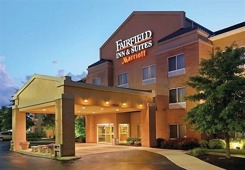 Fairfield Inn Suites Akron Fairlawn SixSuitcaseTravel