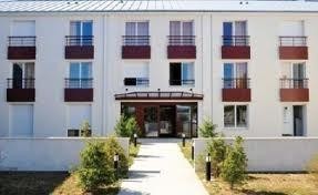 Park &amp; Suites Confort Nantes-Saint Herblain
