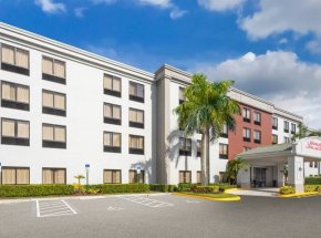 hampton inn bobbhhx exterior