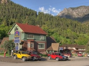 Twin Peaks Lodge &amp; Hot Springs