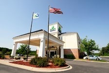 Holiday Inn Express Hotel &amp; Suites Delafield