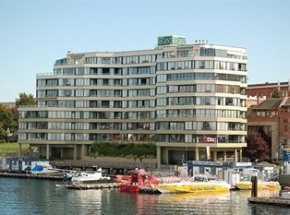 Victoria Regent Waterfront Hotel &amp; Suites