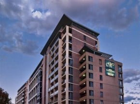 Meriton Serviced Apartments - Parramatta