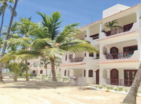 loscoralesbeachvillageexterior