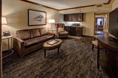 DoubleTree by Hilton Hotel Decatur Riverfront
