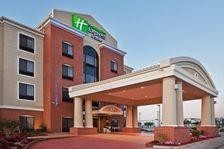 Holiday Inn Express &amp; Suites Bonham
