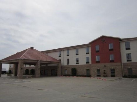 Holiday Inn Express &amp; Suites N Waco Area - West