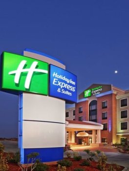 Holiday Inn Express &amp; Suites Bay City