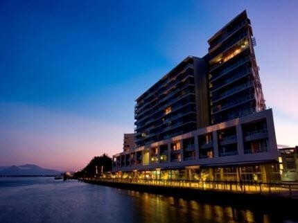 Cairns Luxury Apartments - Harbour Lights Complex