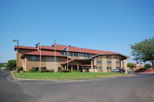 Quality Inn &amp; Suites Lawrence - University Area